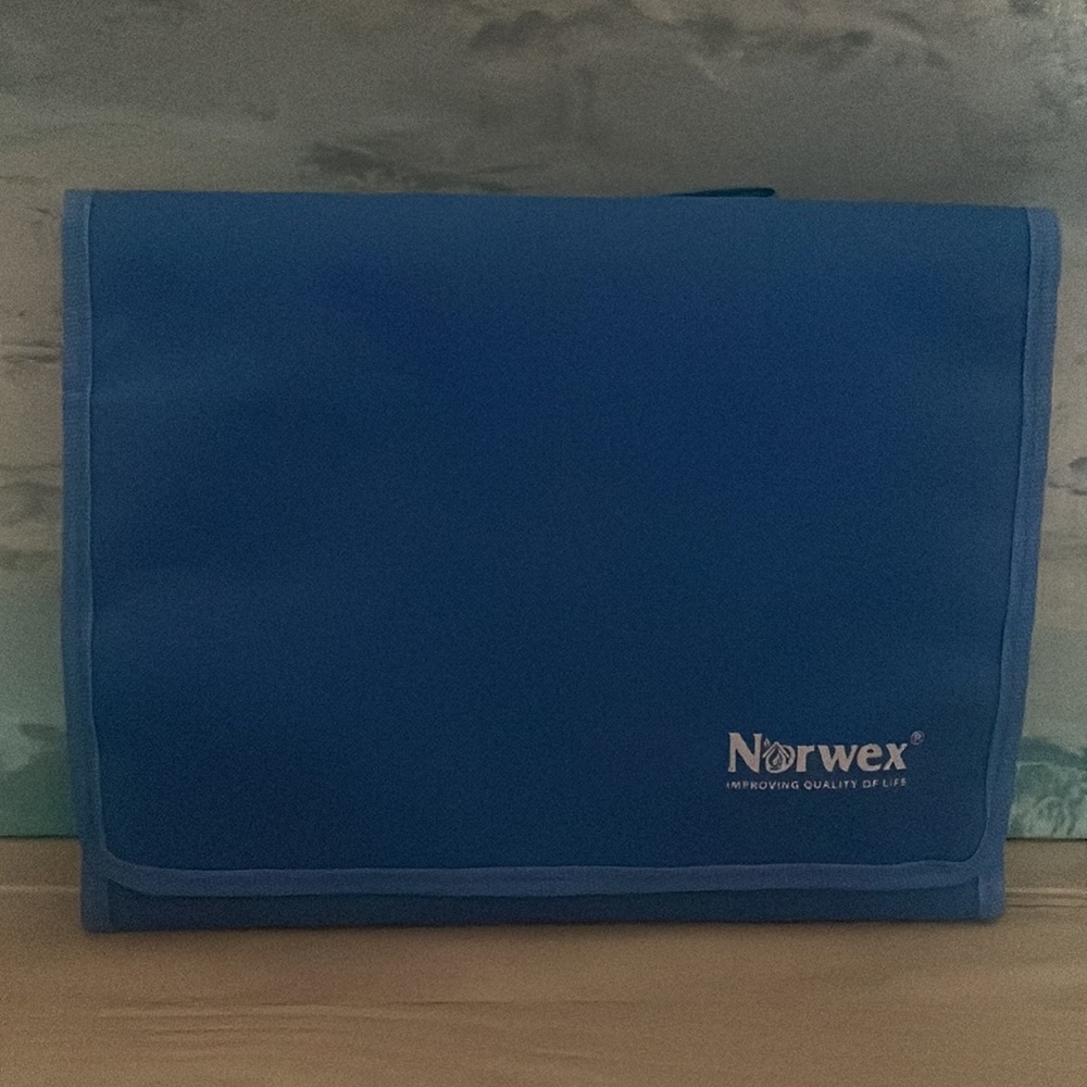NORWEX hanging/foldable with Velcro & handle cloth organizer NEW
